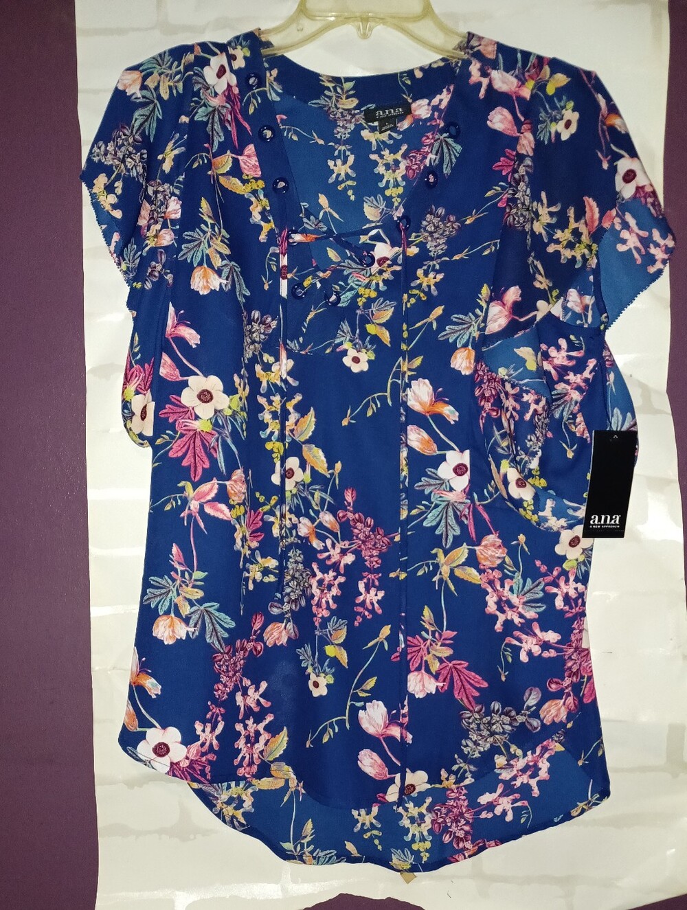 NEW NWT Large a.n.a Navy Floral V-Neck Short Sleeve Blouse Blue And Floral